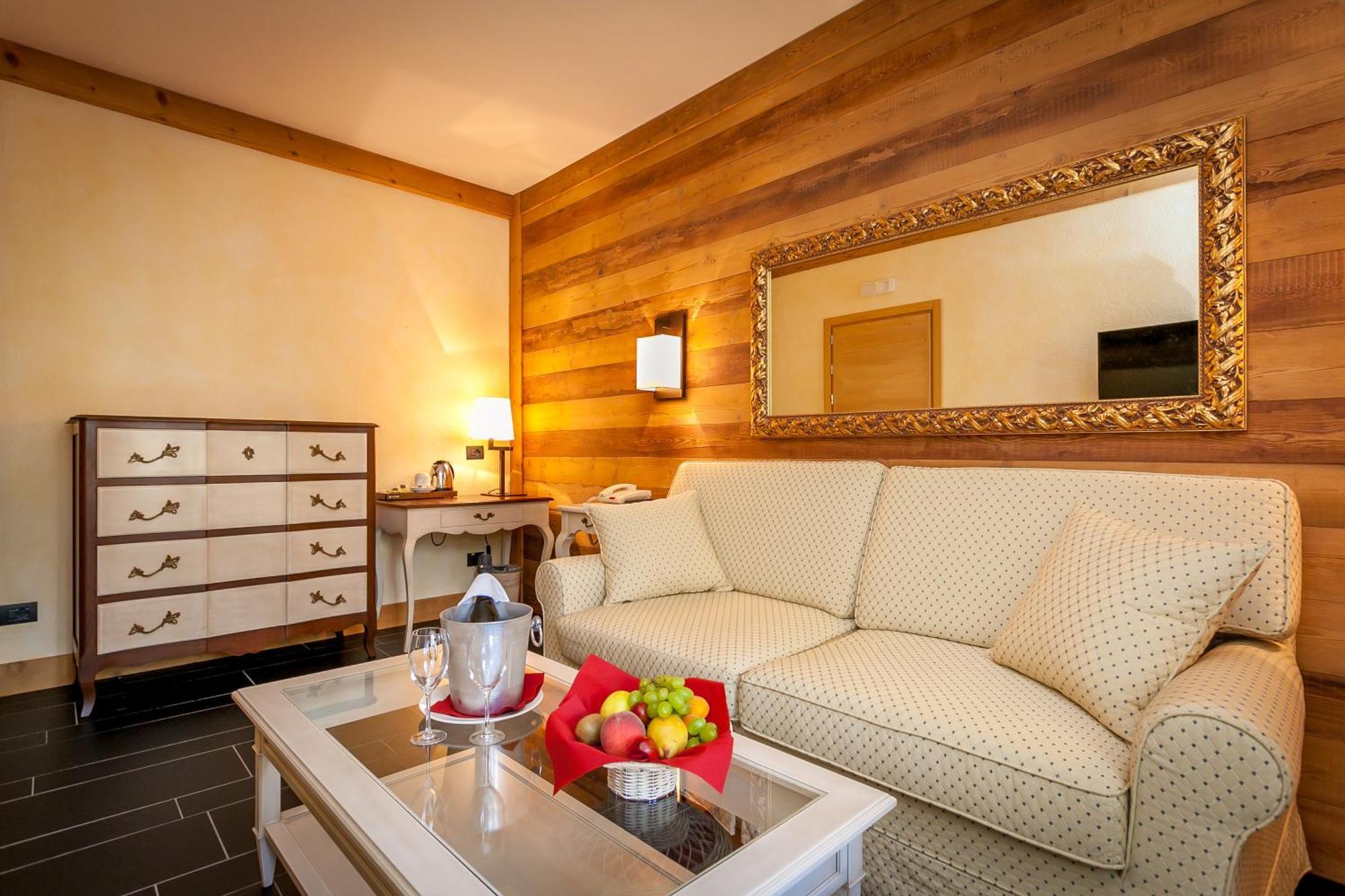 Hotel Lo Scoiattolo Курмайор Номер фото