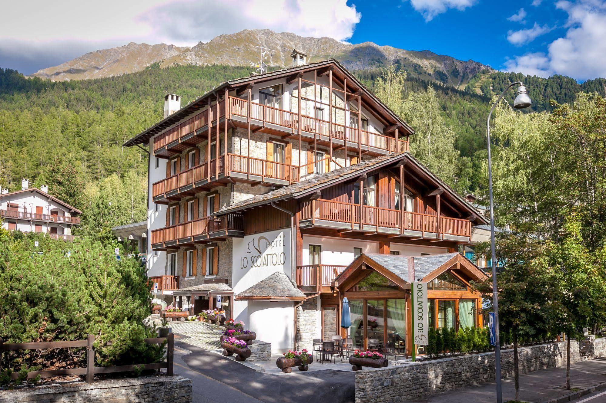 Hotel Lo Scoiattolo Курмайор Екстер'єр фото