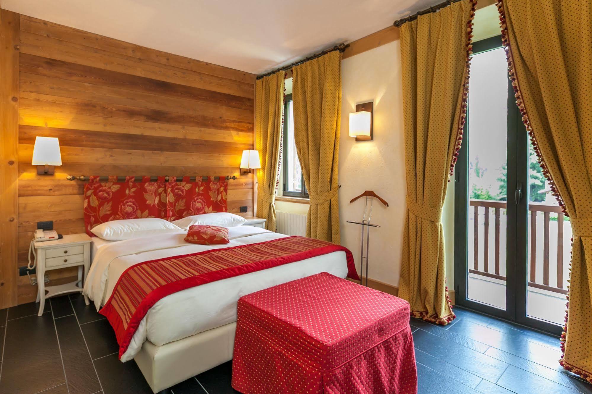 Hotel Lo Scoiattolo Курмайор Екстер'єр фото