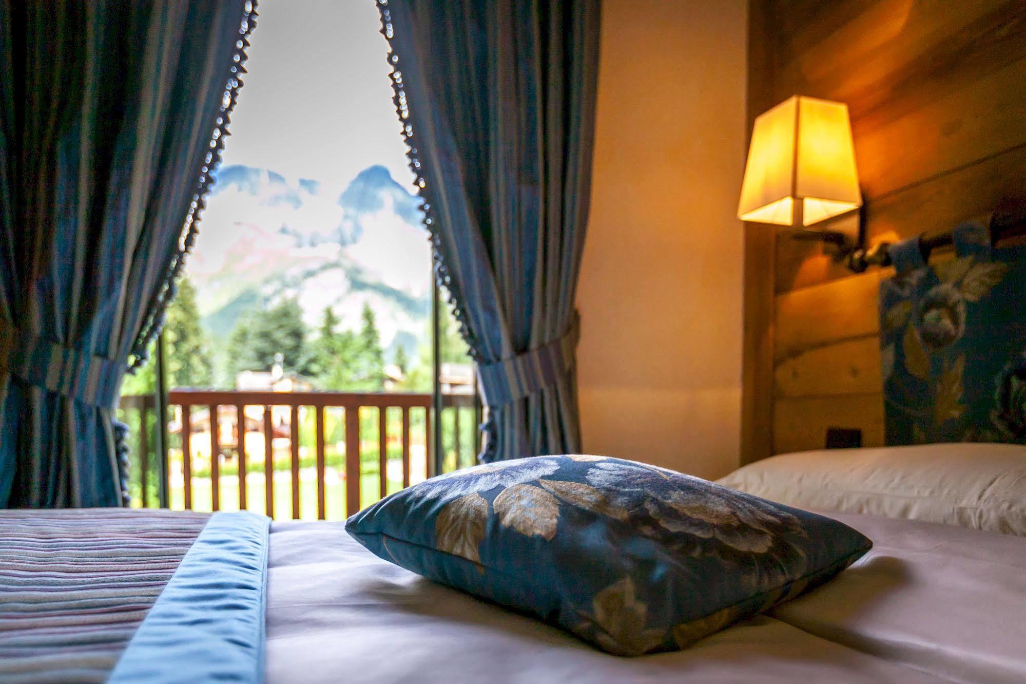 Hotel Lo Scoiattolo Курмайор Екстер'єр фото
